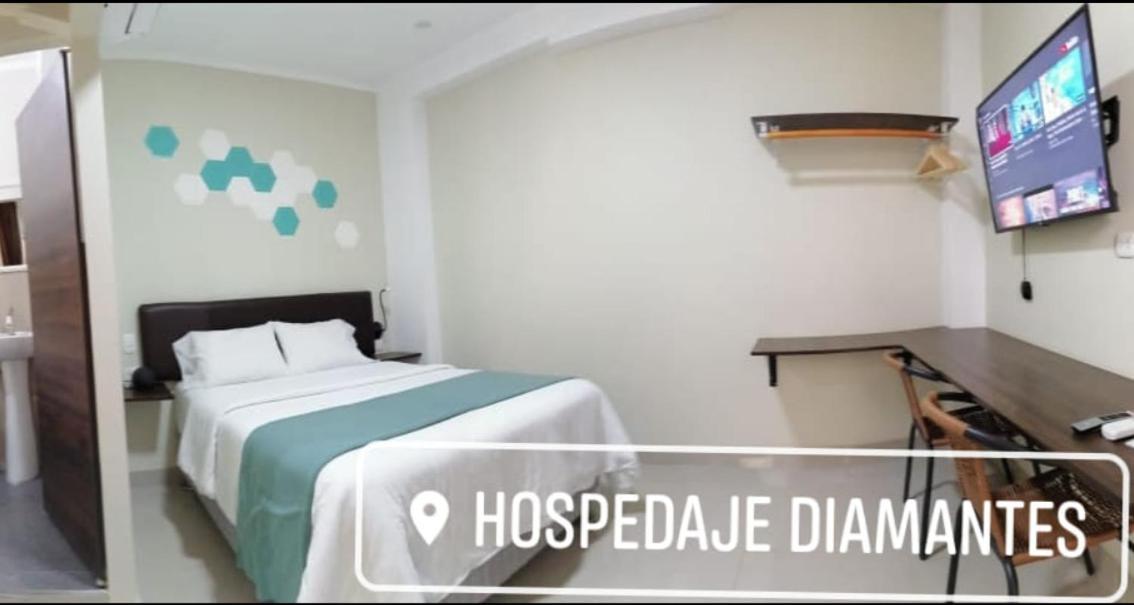 Hospedaje Diamantes Huacho Eksteriør billede
